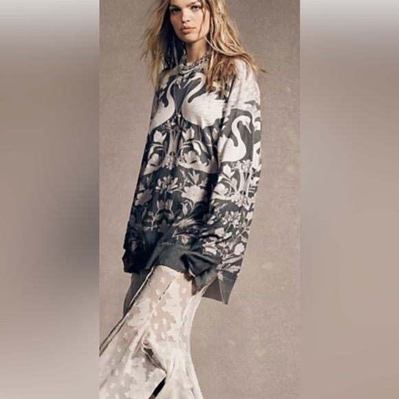 Free People Sweaters - Z5. New Free People We The Free Swans Nouvelle  tunic sweater